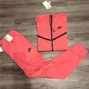 Nike Women's pink tech